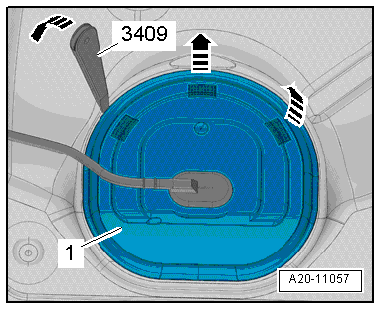 Checking function and voltage supply of the fuel pump, engine code CWVA