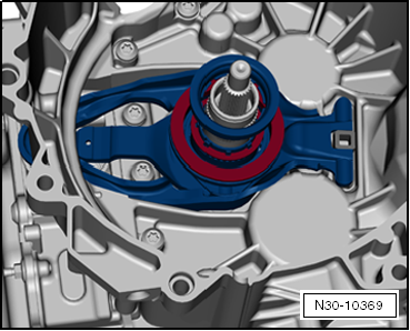Removing and installing clutch engagement