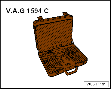 Checking function and voltage supply of the fuel pump, engine code CWVA